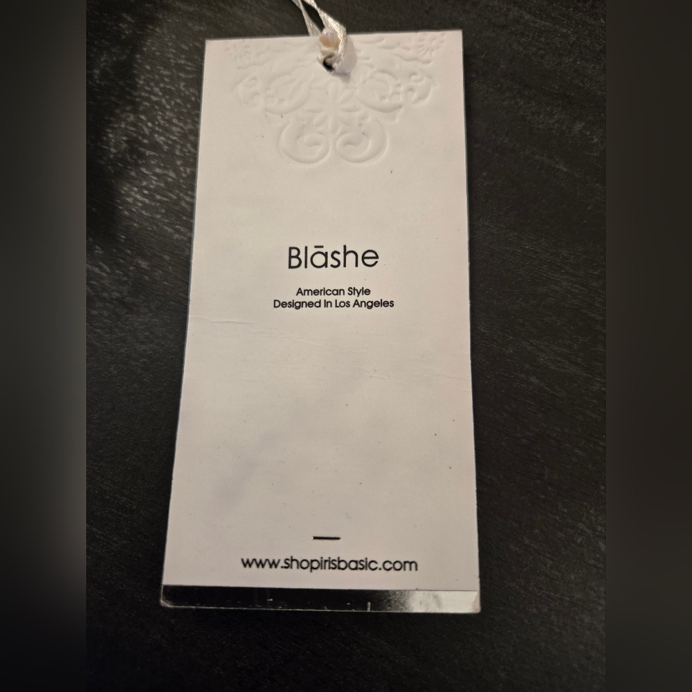 Blashe Crochet Lace Top NWT - Picture 4 of 5